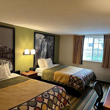 Super 8 By Wyndham Winona Mn Motel Bagian luar foto