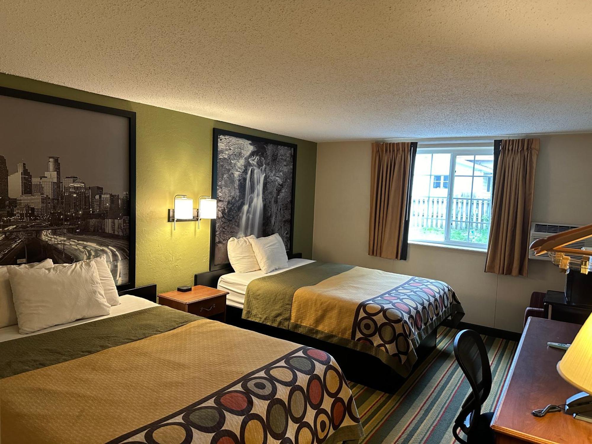 Super 8 By Wyndham Winona Mn Motel Bagian luar foto